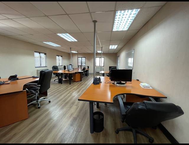514M² OFFICE FOR SALE IN LYME PARK